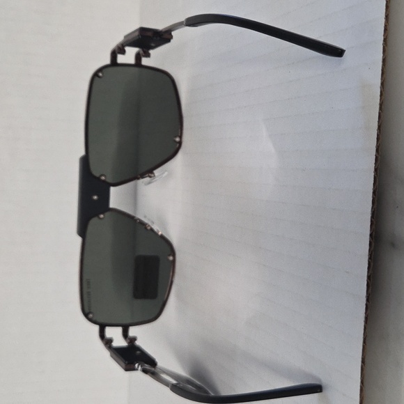 True Religion Aviator Sunglasses - Picture 3 of 4